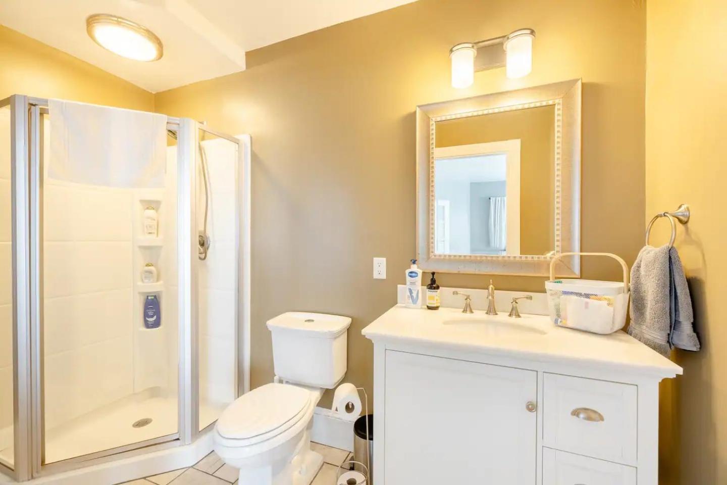 Bright Spacious Apartment - 2 Bedroom 2 Ba بورتلاند، أوريغون المظهر الخارجي الصورة